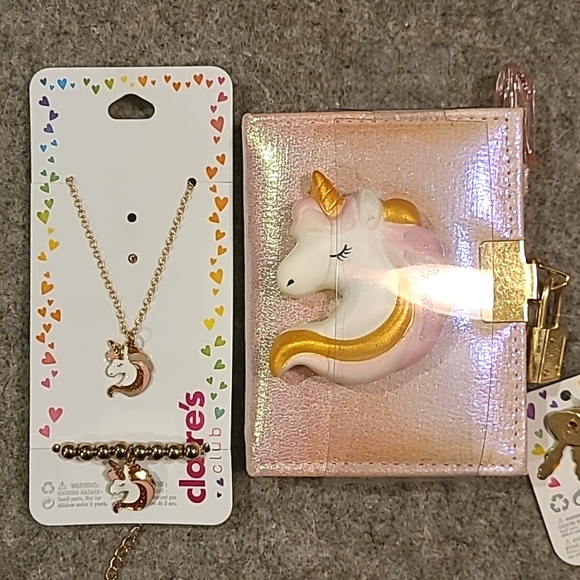 Girl's Mini Unicorn Lockable Diary & Pen W/ Matching Jewelry Set! 🩷 - Picture 10 of 16